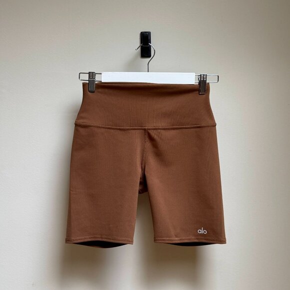 ALO 7" High-Waist Biker Short – Cinnamon Brown - Picture 4 of 9